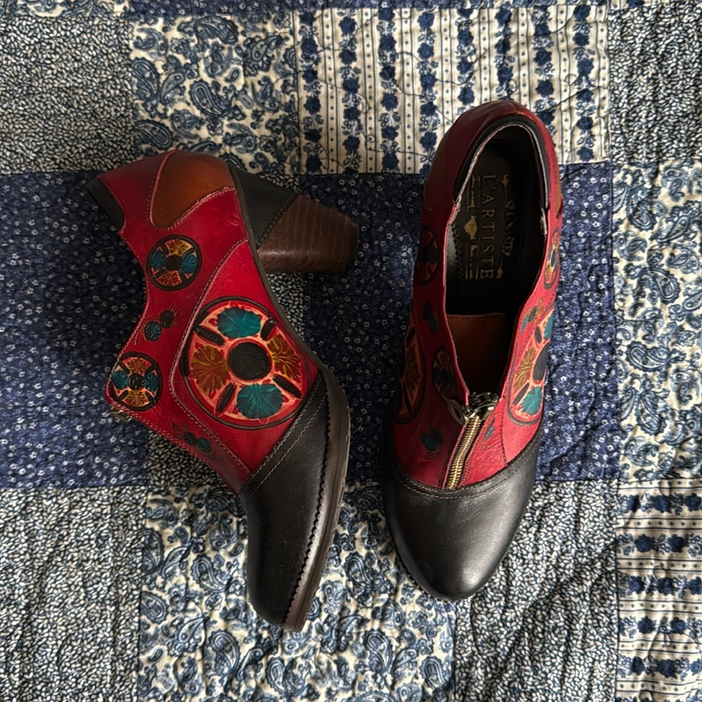 L’Artiste Raina Spring Step Slip On Booties